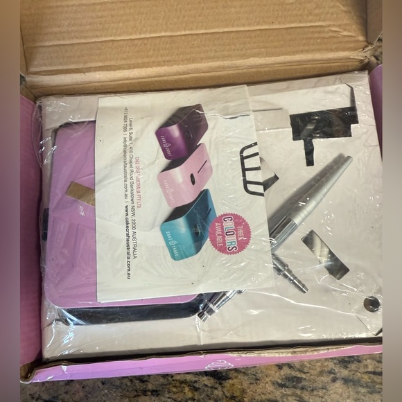 Pink Mini Airbrush Compressor - Picture 3 of 5